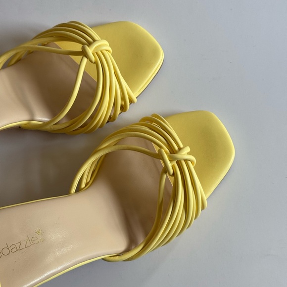 Heeled Sandals. Size US 9.5. Brand new. - Picture 4 of 13